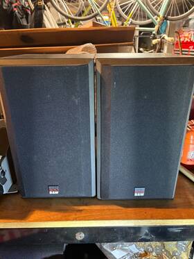Dm550 B&w Pair Of Bowers And Wilkins Series 500 Speakers Dm550 B&w Pair Of Bowers And Wilkins Series 500 Speakers