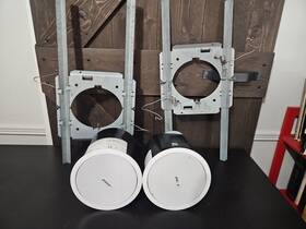 Bose 017817391955 Lot Of 2 Model 32 White Flush Mount Speaker. Ceiling Bracket Included X