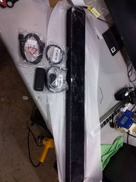 Bose 017817839662 Smart Soundbar 900 Home Theater-the Top Glass Cover Is Damaged-still Works