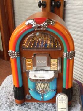 Cr17 Crosley Ijuke Mini Jukebox Mahogany Color