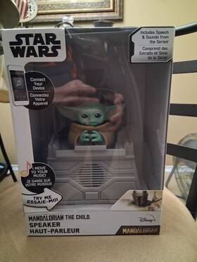 067by.fev0 Disney Mandalorain The Child Speaker .great Condition Brand New Never Open Some Dents