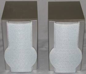60-1383 Emerson Pair Of Shelf Speakers 4 Ohm Tested