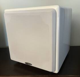 B100100590 Episode 8 Inch Powered Sealed Subwoofer - Gloss White