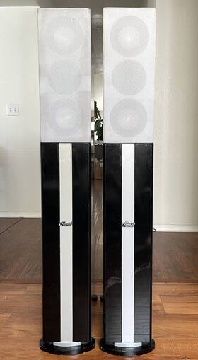 G-2885 Genesis Media Labs Pair Of G2885 Tower Speakers / White Van