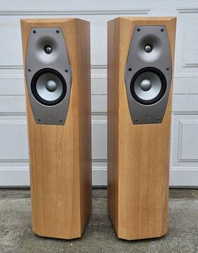 Il-30 Infinity Floor Standing Speakers Il-30 Infinity Floor Standing Speakers