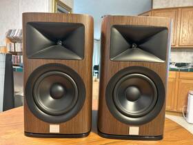 Hdi-1600 Jbl Bookshelf Speakers - Pair Satin Walnut