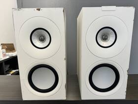 Kef 637203219092 Q Concerto Meta Bookshelf Speakers 6.5 Inch Satin White 1 Pair Used