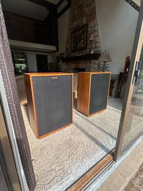 1067383 Klipsch Cornwall Iv Floorstanding Speaker - Walnut