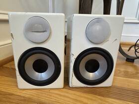 Sn906069 Monitor Audio Radius 90 Bookshelf Speakers White Gloss Pair No Grills Cover Sn906069 Monitor Audio Radius 90 Bookshelf Speakers White Gloss Pair No Grills Cover