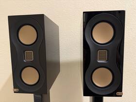 Studio89 Monitor Audio Bookshelf Speakers Pair Piano Black Gloss Open Box