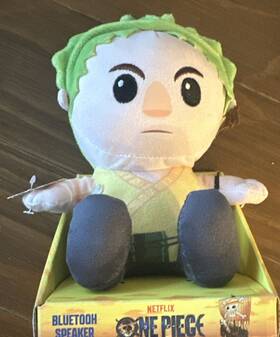 One Piece 746507371655 -zoro- Bluetooth Plush Speaker Green And Yellow - New