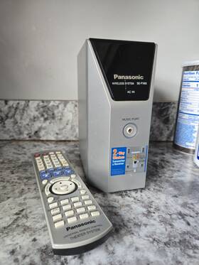 Se-fx60 Panasonic Wireless Rear Speaker Amp Remote Only No Power Cord