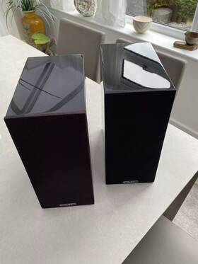 Twenty21 Pmc Bookshelf Speakers With Stands Boxed In Gloss Black Global Ship