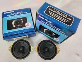 40-242 Realistic Pair Of Vintage Radioshack 2 Inch Full-range Shield Video Speakers