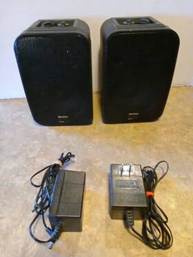 Recoton 44735438 Wireless Speakers #44735438 Without Transmitter