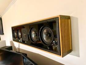 Lcr2 Sonance In Wall Speaker With Customer Oak Frame