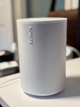 E10g1us2blk Sonos Era 100 White Used 10/10 Free Line-in Adapter Included