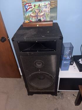 Ht-s20r Speakers Slightly Used Works Perfectly. Slight Fabric Tear On Both