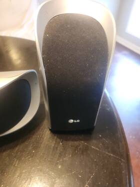 3850rmm515a Speakers Lhs-95sbc 3 Lg Speakers. Lhs-95sbc. 280 Watt 4ohms. Silver/black. #3850rmm515a