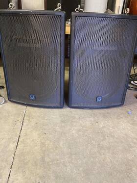 Txd151 Turbosound Loudspeakers With Protective Covers / Bags