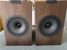 Kef Q1 Meta Bookshelf Speakers - Walnut Excellent Condition Complete In Box. Fixed Price $320.00.