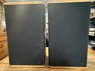 Garrard Model GSS817 2WAY Speakers. Fixed Price $99.55.